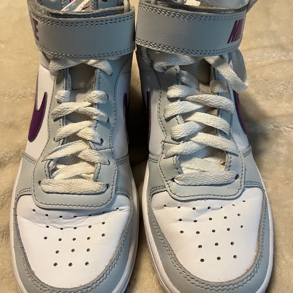 Nike Unisex-Child Court Borough Mid 2 Shoes - Size 4 Youth - Picture 6 of 7